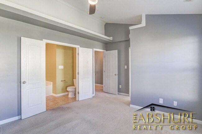Building Photo - 2136 Sunny Cove Dr