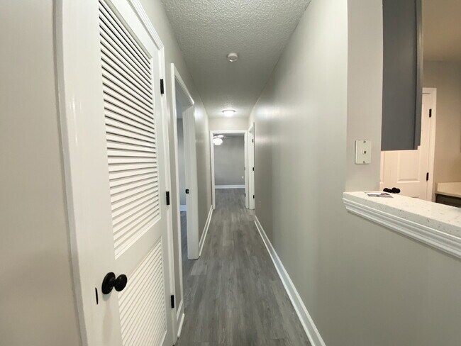 Building Photo - Renovated Two-Bedroom Condo for Rent!