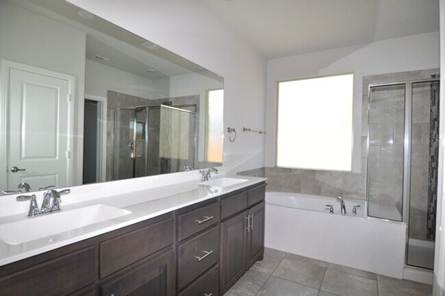 Building Photo - 548 Dunster Ln