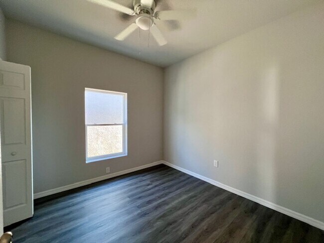Building Photo - 1487 Las Villas Blvd