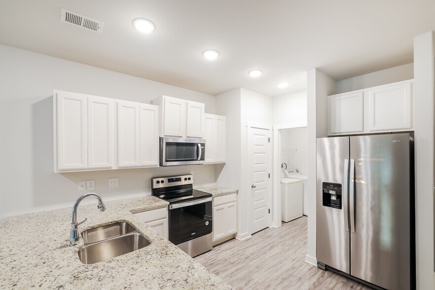 Building Photo - 5537 Cathwick Dr