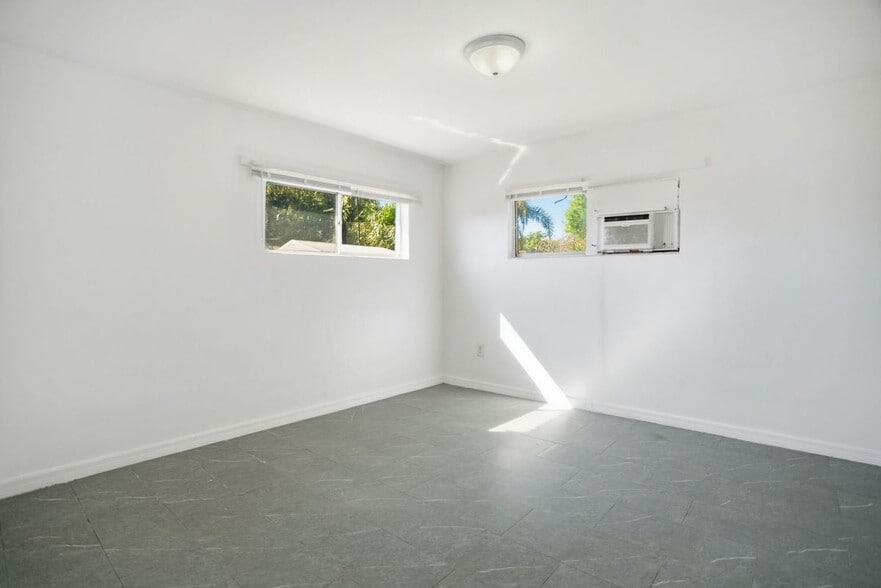 Building Photo - 907 N 20th St