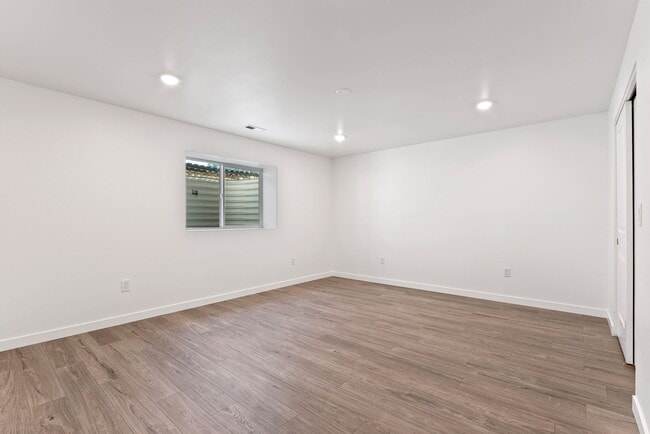 Building Photo - 1790 N Winchester St