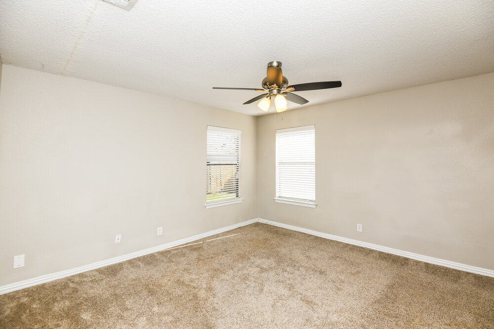 Building Photo - 505 Plainview Dr