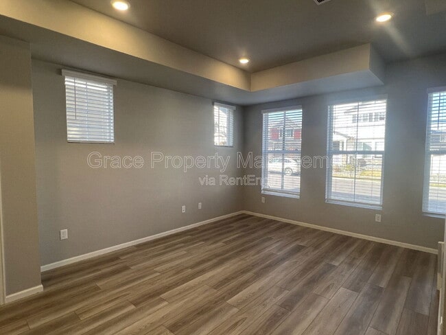 Building Photo - 1200 Sugarloaf Ln