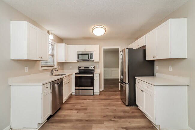 Building Photo - 18 Bramblewood Trail SW