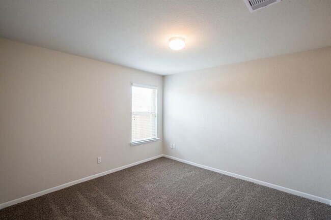 Building Photo - 12111 Parade Park Pl