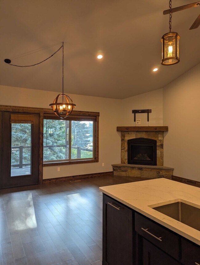 Building Photo - 247 Northland Dr