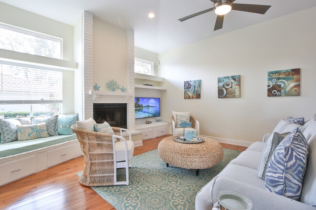 Building Photo - 927 80th St NW