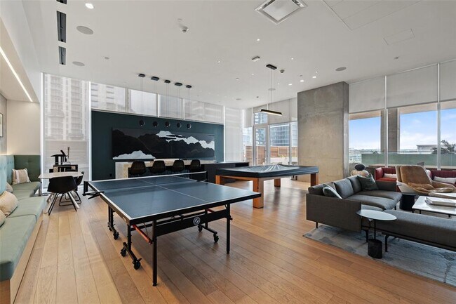 Building Photo - 301 West Ave