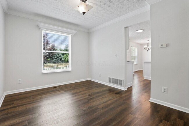 Building Photo - 5998 Blaverly Dr