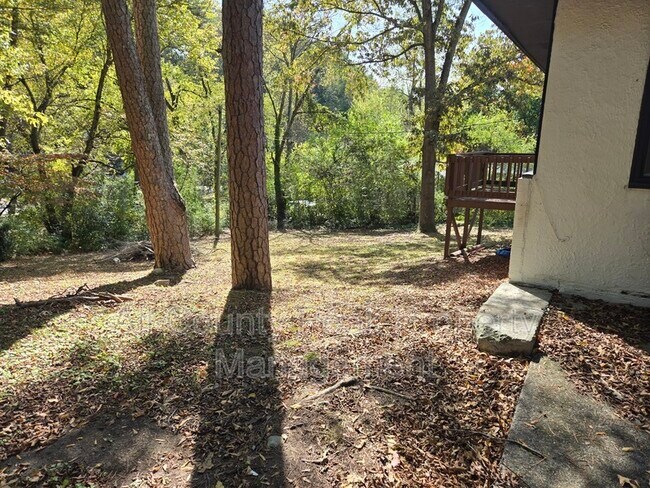 Building Photo - 10 Fountain Cir