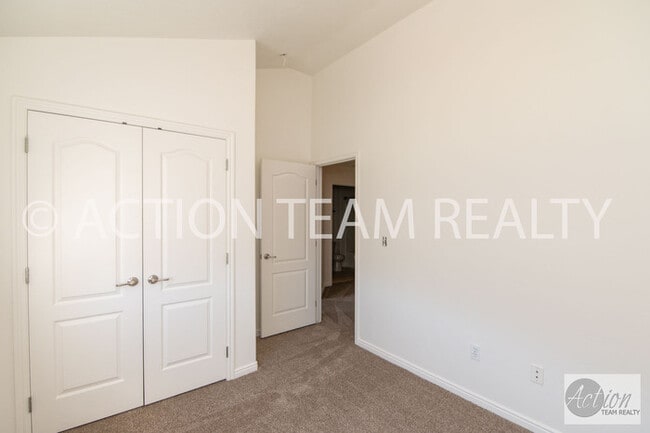 Building Photo - 13533 Venicia Way