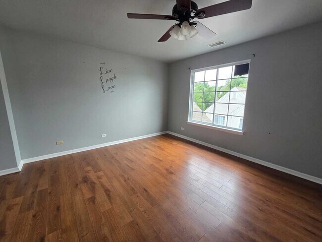 Building Photo - 2402 Oakfield Ct