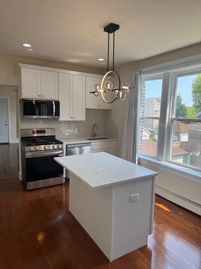 Kitchen - 3429 S Union Ave