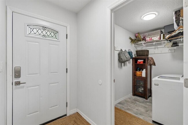 Building Photo - 5440 Leahy Ln