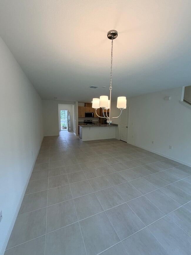 Building Photo - 2814 Raindrop Run St