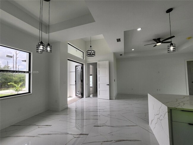 Building Photo - 3302 E 18th St