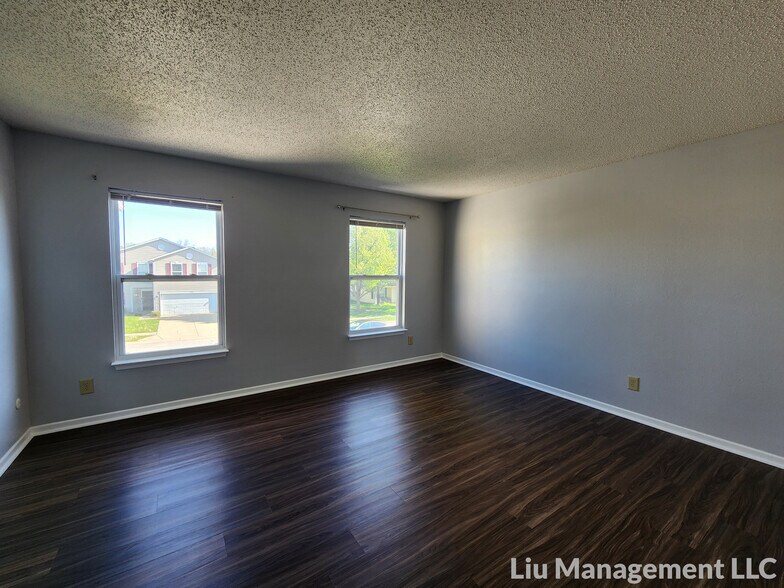 Building Photo - 10345 Carrington Way