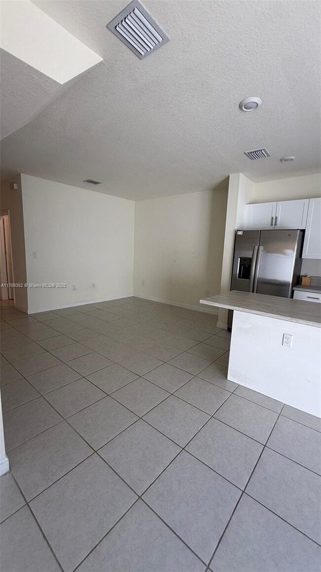 Building Photo - 3432 W 113th St