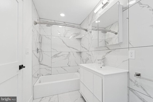 Building Photo - 1806 E Moyamensing Ave