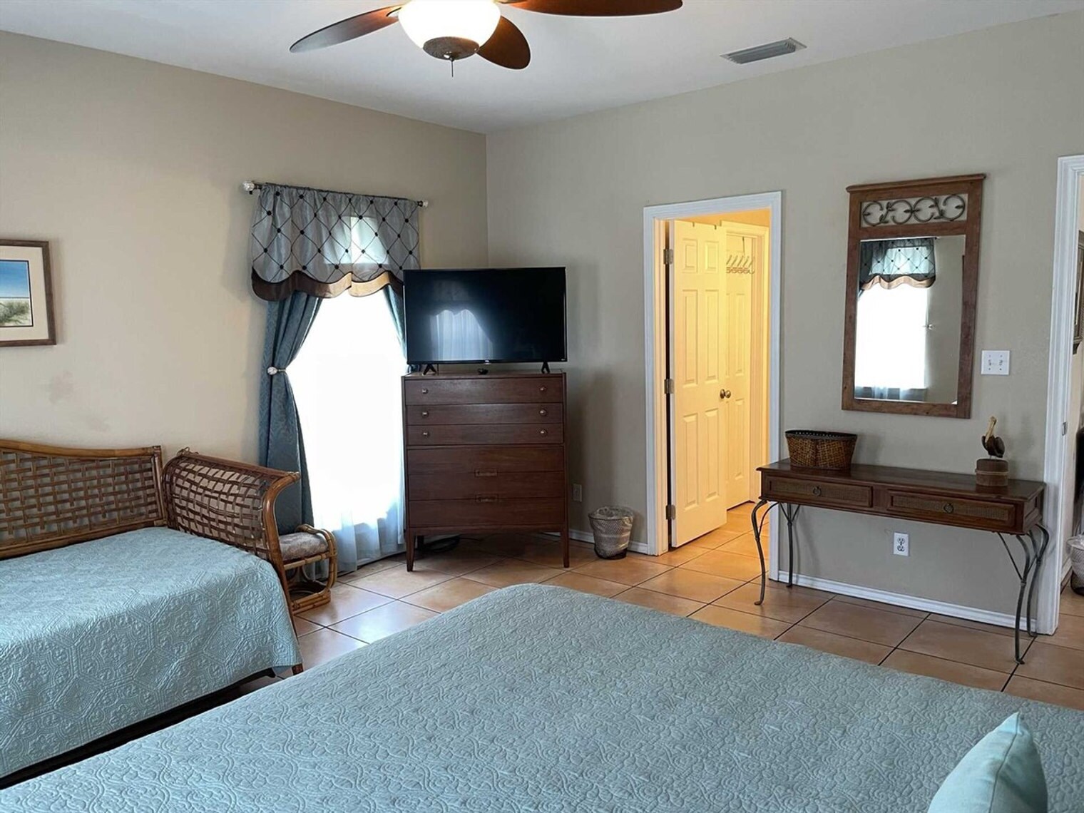 Building Photo - 126 Pike St