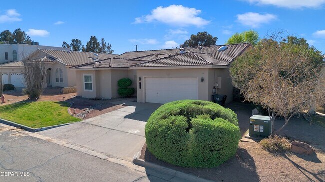 Building Photo - 232 Ave Mirador