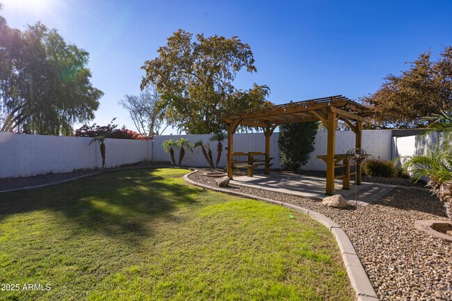 Building Photo - 1022 N Bogle Ave