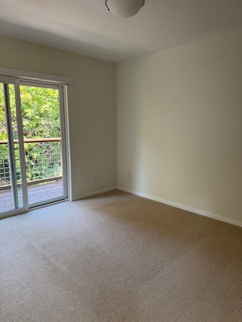 Building Photo - 335 Willow Ave