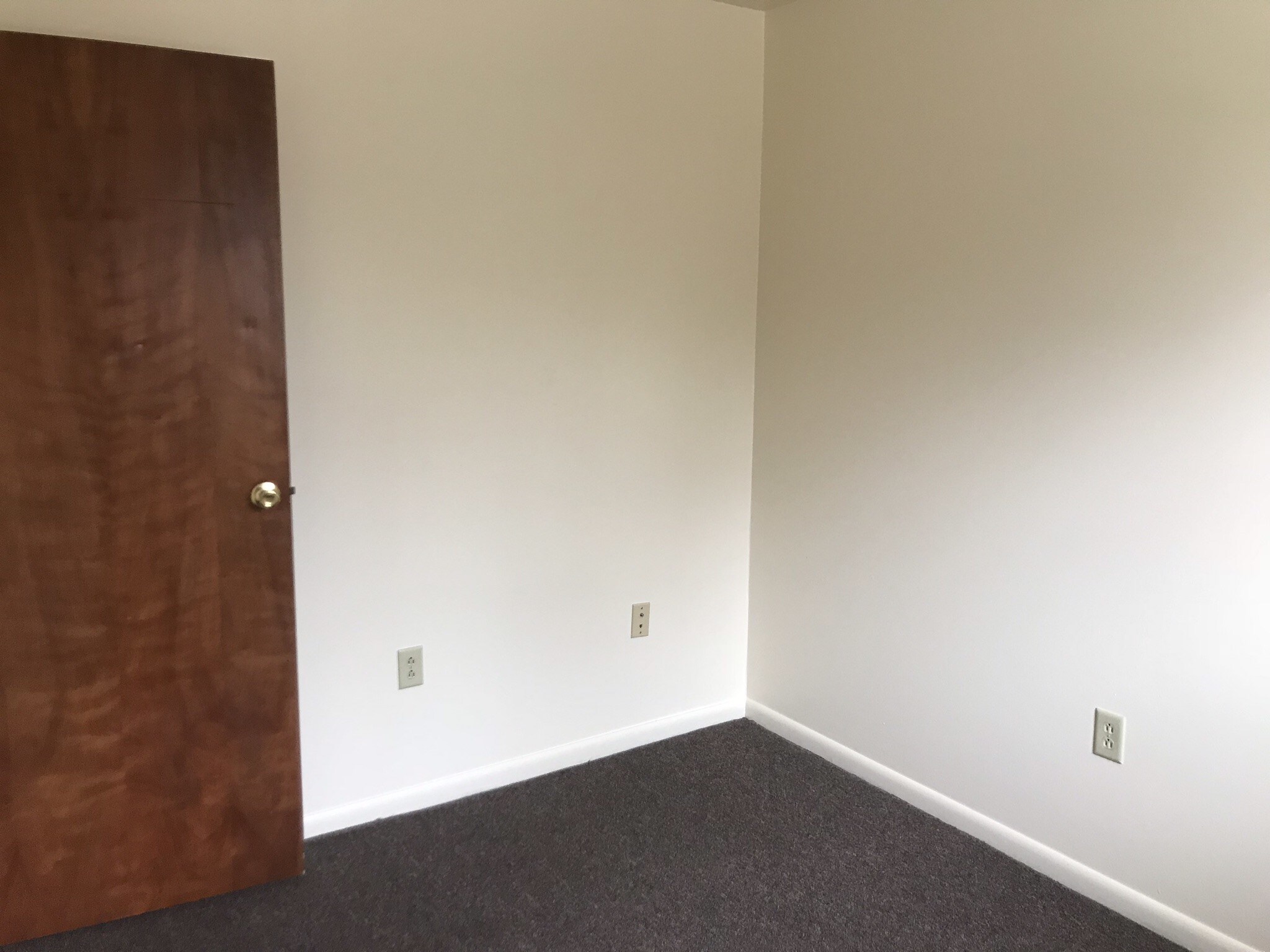 Bedroom 1 - 8 E Main St