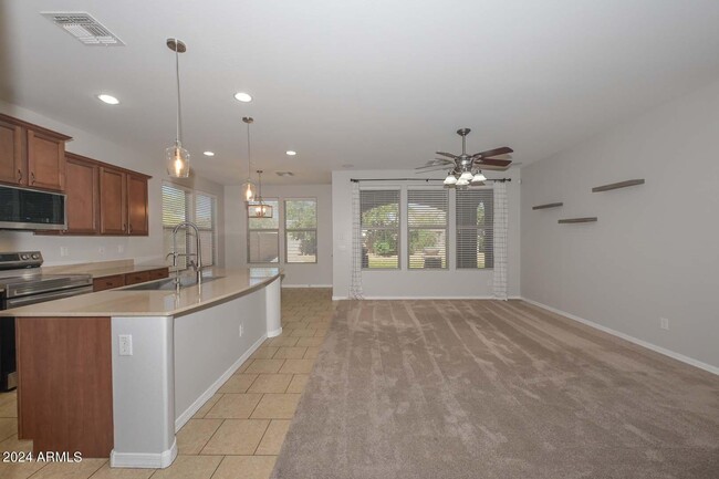 Building Photo - 31098 N 137th Ave