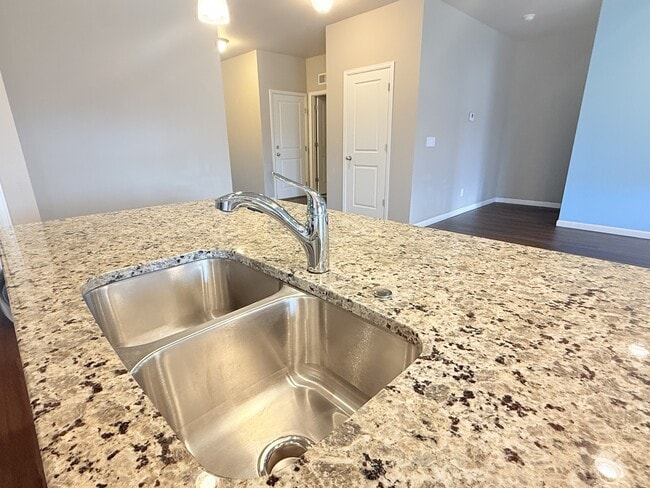 Building Photo - 257 Vela Pl