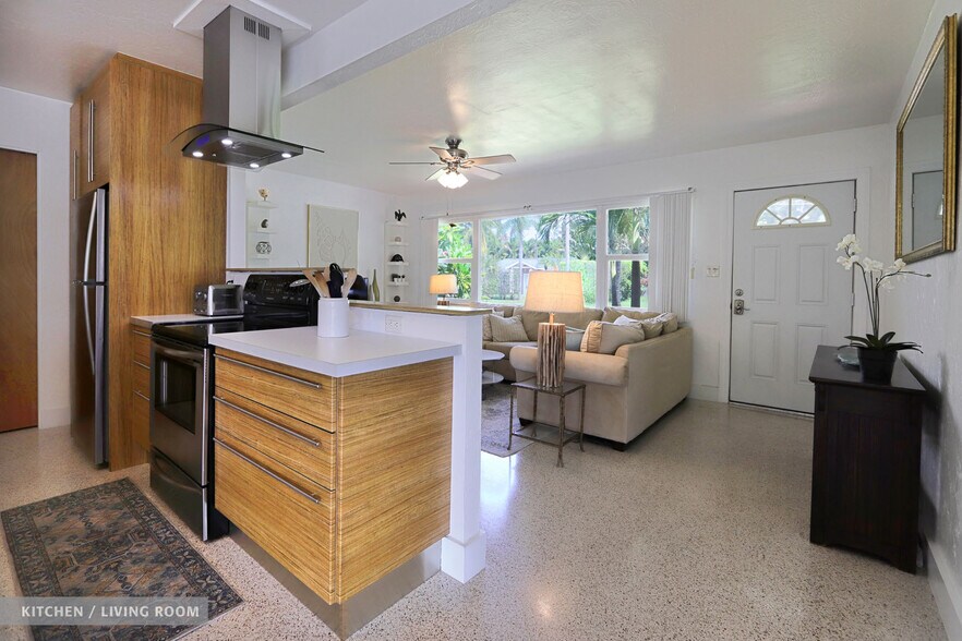 Kitchen / Living Room - 1730 Livingstone St