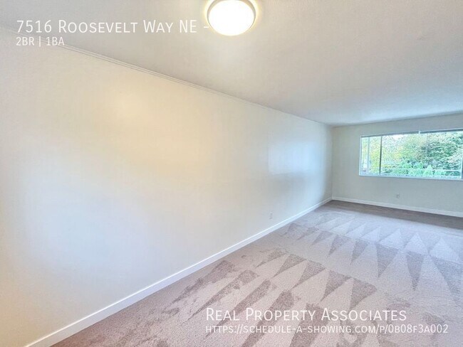 Building Photo - 7516 Roosevelt Way NE