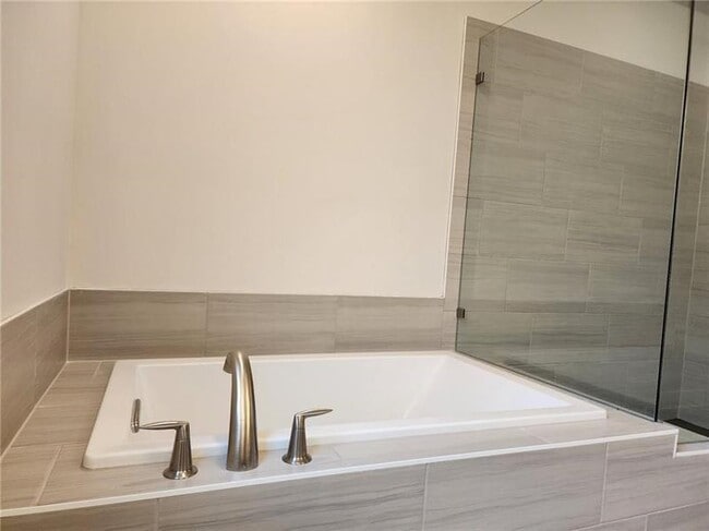 Building Photo - 1220 Walden Xing