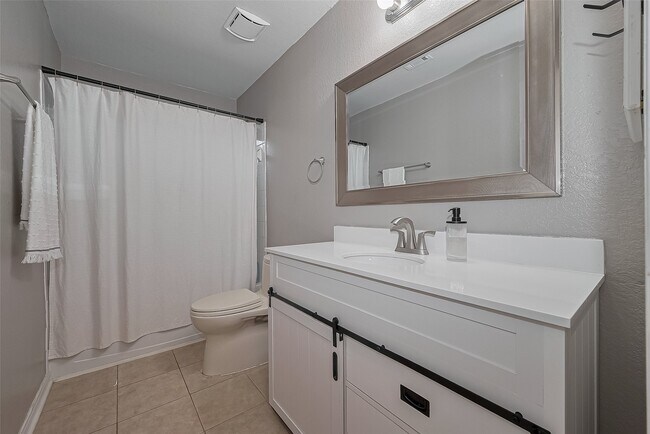 Building Photo - 119 Genesee Ridge Dr