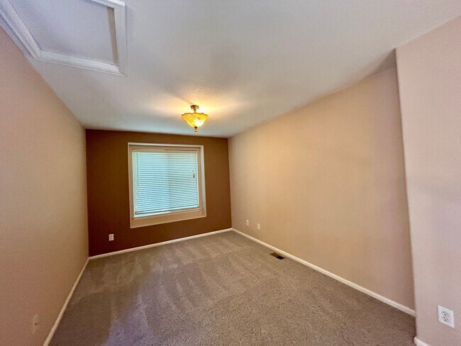 Building Photo - Spacious 3Bd Home in the Broadlands