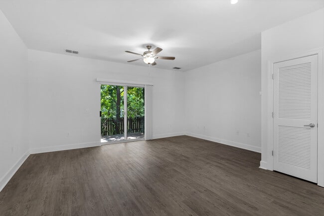 Building Photo - 15284-15331 US-331 BUS