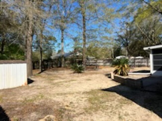 Building Photo - 3 Bedroom in Crestview!!