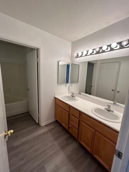 Building Photo - 4889 Wheelhouse Dr
