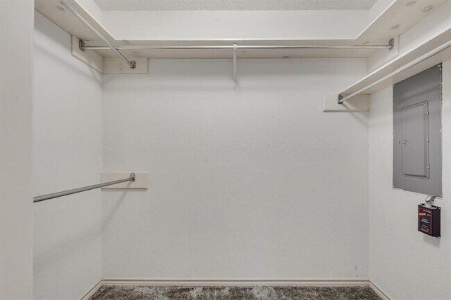 Building Photo - 5704 Lands End St