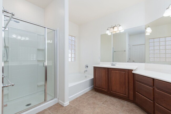 Building Photo - STALLION MOUNTAIN - HUGE 4 BEDROOM, 3 BATH UPGRADED SINGLE STORY