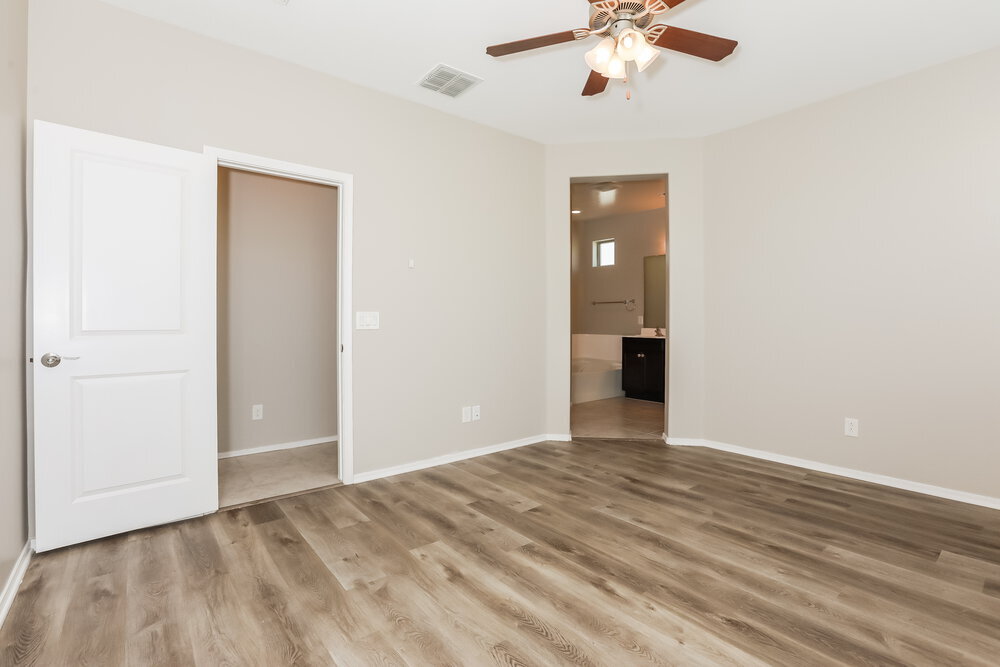 Building Photo - 4532 W Vervain Ave