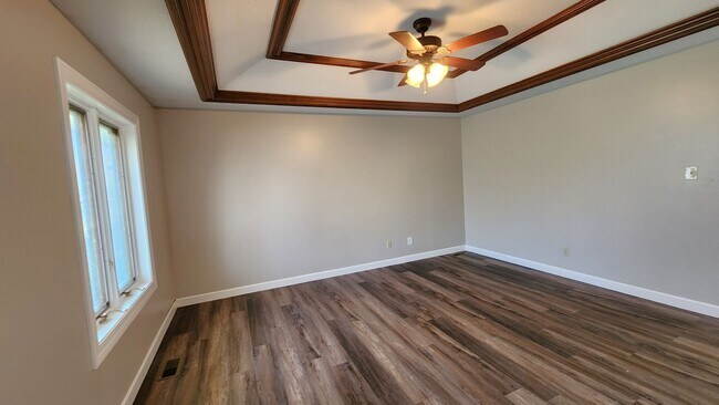 Building Photo - Lake Sherwood Executive 4BR, 3BTH home in Washburn Rural Schools!