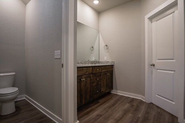 Building Photo - 4 Bedroom 3.5 bath home in Fayetteville!