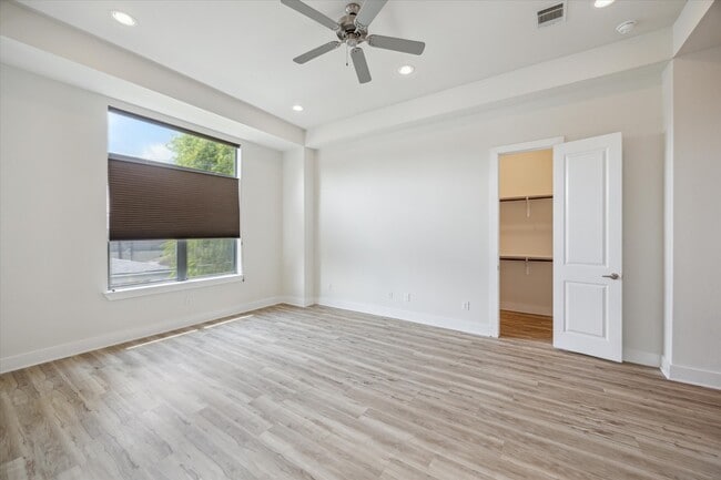 Building Photo - 4409 Schuler St