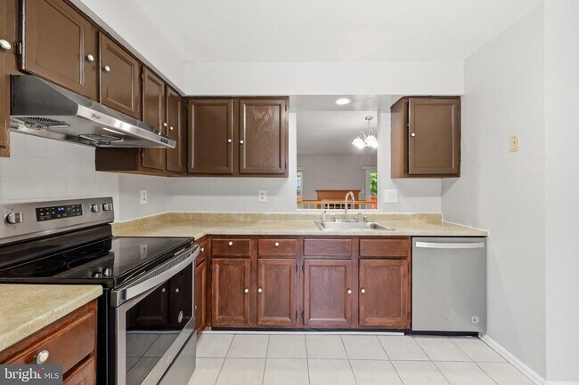 Building Photo - 4000 Sparrow House Ln