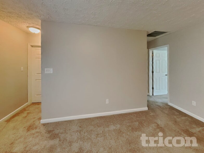 Building Photo - 5808 Brambleton Ave