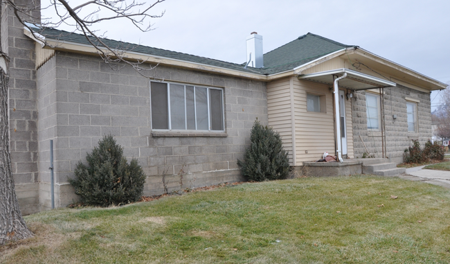 Building Photo - Cute 2 bedroom 1 bath in Lehi!