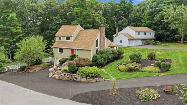 Building Photo - 7 Sherborne Cir